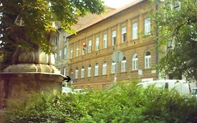 Season Hostel